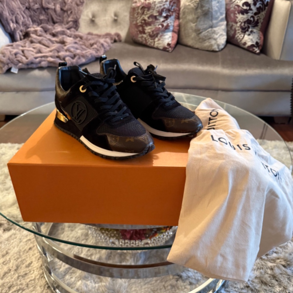 Women's Black Louis Vuitton Sneakers 37.5 - Picture 3 of 5